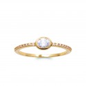 Bague plaqué or pierre ovale sertie clos en zirconium blanc