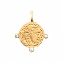 Pendentif en plaqué or médaille visage style antique et artisanal avec zirconium