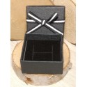 Ecrin pour bague boucles d'oreilles cartonné noir avec petit noeud